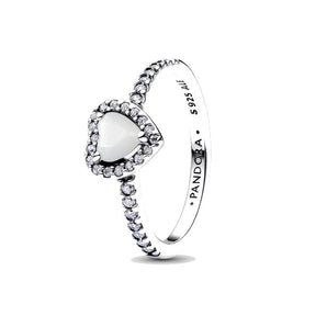 Anello Cuore in Rilievo Bianco (Misura 54)