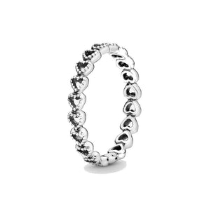 Anello Pandora fascia di cuori (Misura 60)