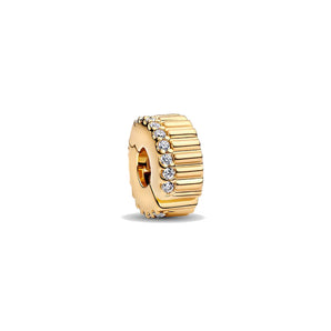 Clip Rigata con Pietre
Placcatura in Oro 14k