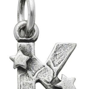 Charm "K" con stelle